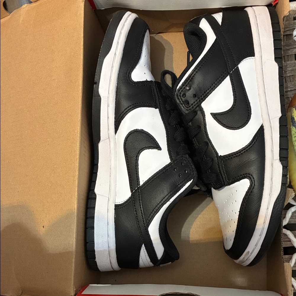 Nike Dunk low top size 7 women’s Sneakers